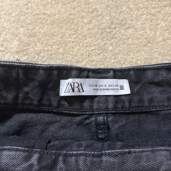 Zara High-waisted Black Denim Shorts - Picture 3 of 3